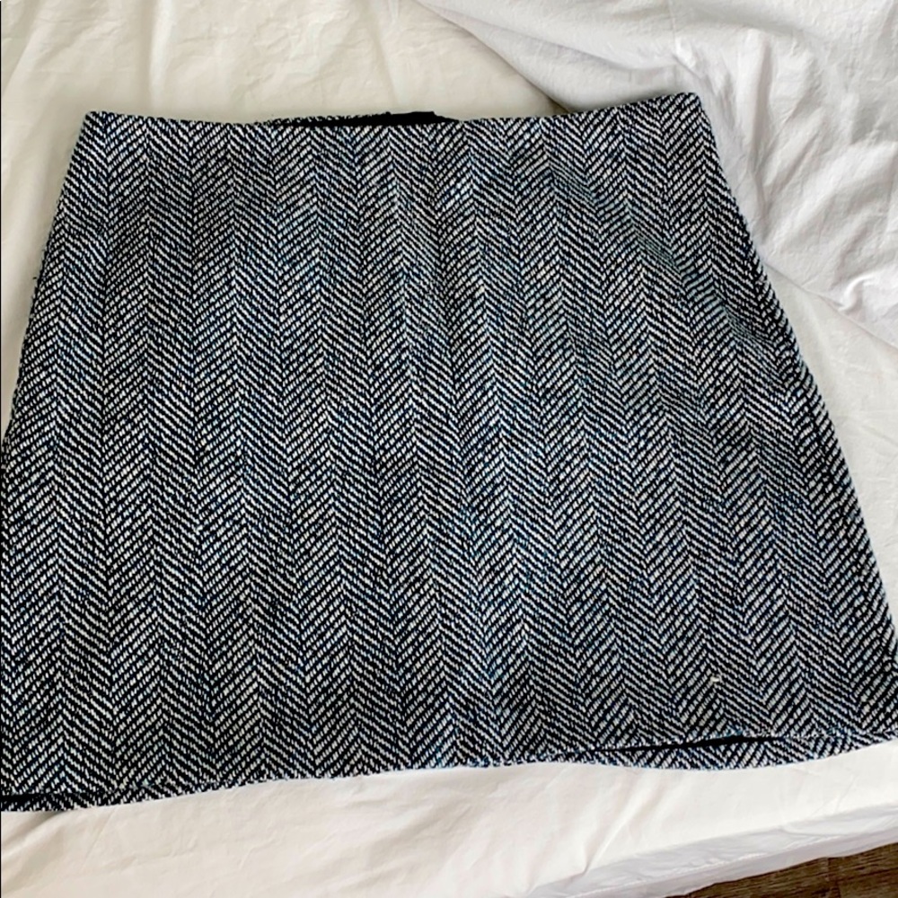 Woven pencil skirt 💙🤍🖤